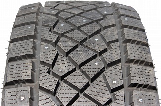 Predator NEW MUTANT ARCTIC ошип 285/45 R22 114T XL 21221026052