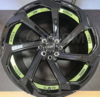 Replica 7038_2642 8x17 4x100 ET20 Dia 73,1 (Black) 70382642