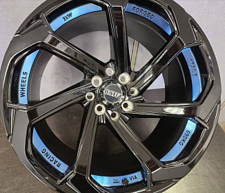 Replica 7038_2645 8x17 4x100 ET20 Dia 73,1 (Black) 70382645